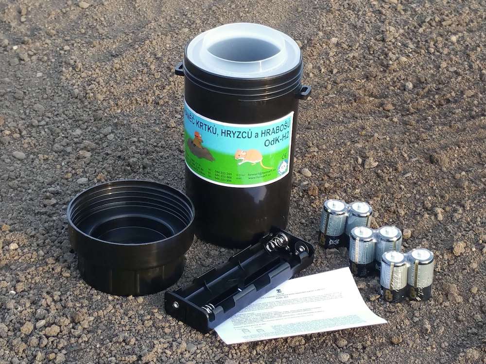 Cum se instalează un dispozitiv de repelare a cârtițelor, nevăstuicii și șoarecilor de câmp