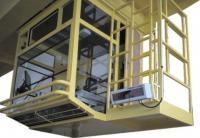 Ecran mare pe podul macaralei